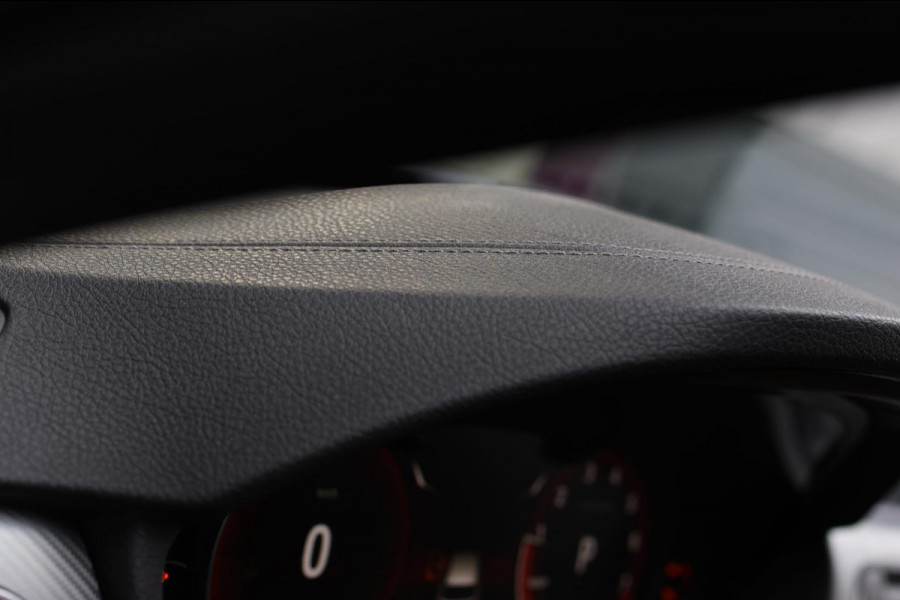 BMW 3 Serie Touring 318i M-Sport *Leder*Navi Pro*Stoelverwarming*