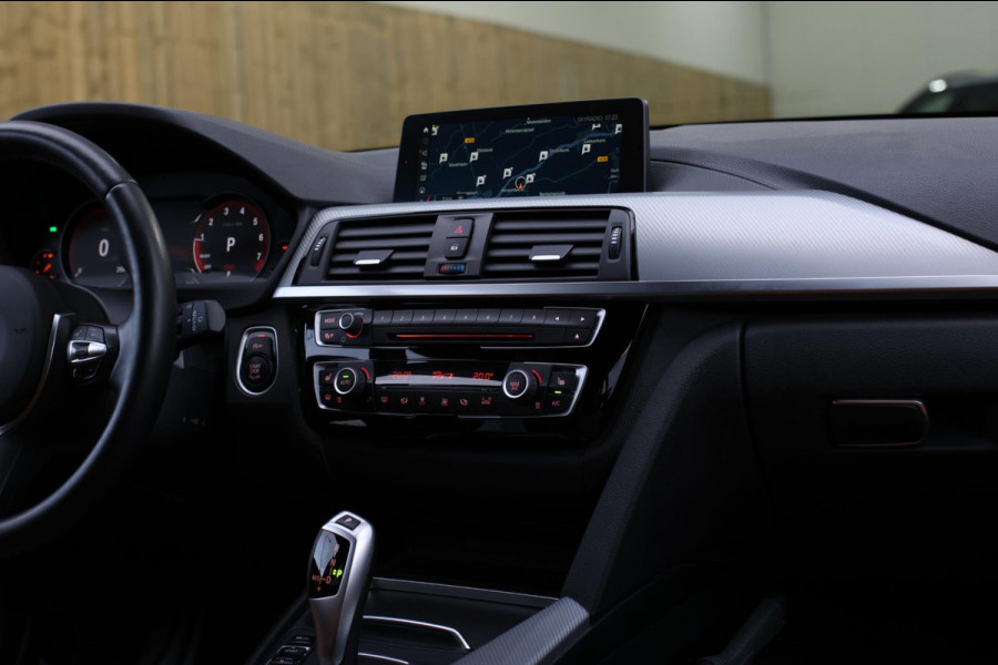 BMW 3 Serie Touring 318i M-Sport *Leder*Navi Pro*Stoelverwarming*