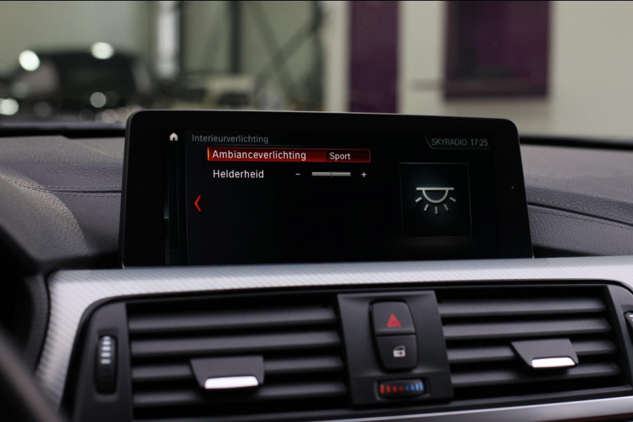 BMW 3 Serie Touring 318i M-Sport *Leder*Navi Pro*Stoelverwarming*