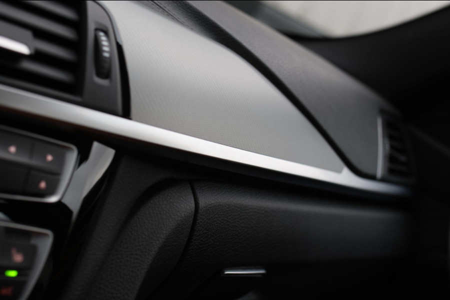 BMW 3 Serie Touring 318i M-Sport *Leder*Navi Pro*Stoelverwarming*