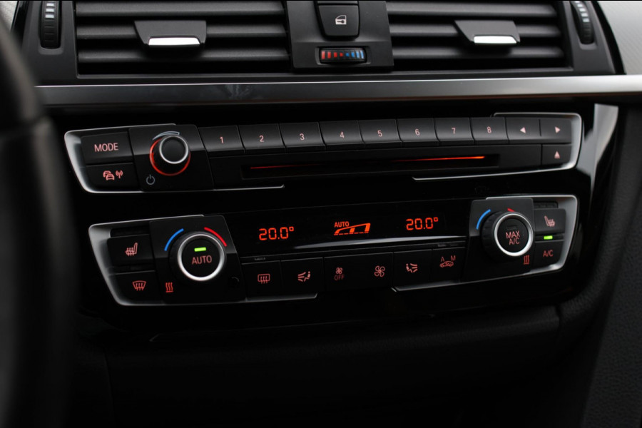 BMW 3 Serie Touring 318i M-Sport *Leder*Navi Pro*Stoelverwarming*