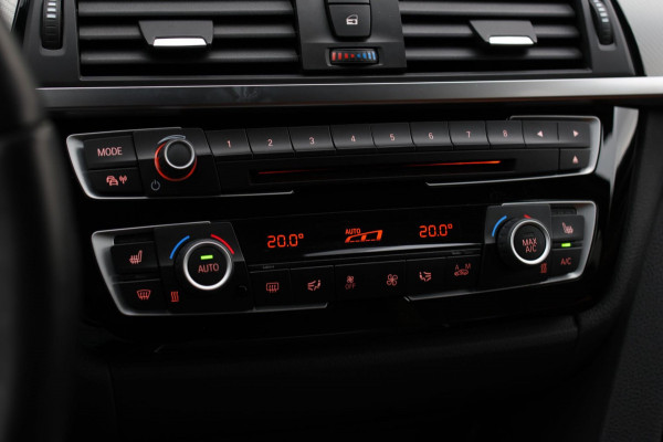 BMW 3 Serie Touring 318i M-Sport *Leder*Navi Pro*Stoelverwarming*