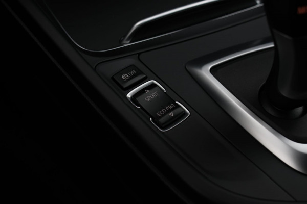 BMW 3 Serie Touring 318i M-Sport *Leder*Navi Pro*Stoelverwarming*