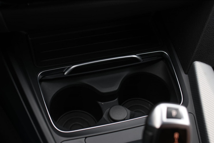 BMW 3 Serie Touring 318i M-Sport *Leder*Navi Pro*Stoelverwarming*