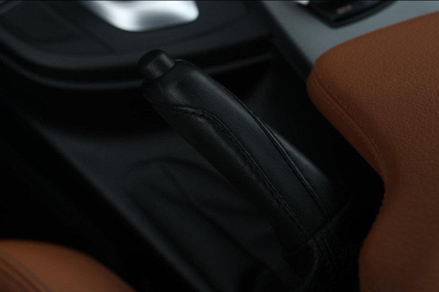 BMW 3 Serie Touring 318i M-Sport *Leder*Navi Pro*Stoelverwarming*