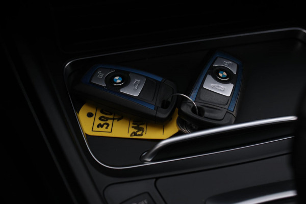 BMW 3 Serie Touring 318i M-Sport *Leder*Navi Pro*Stoelverwarming*