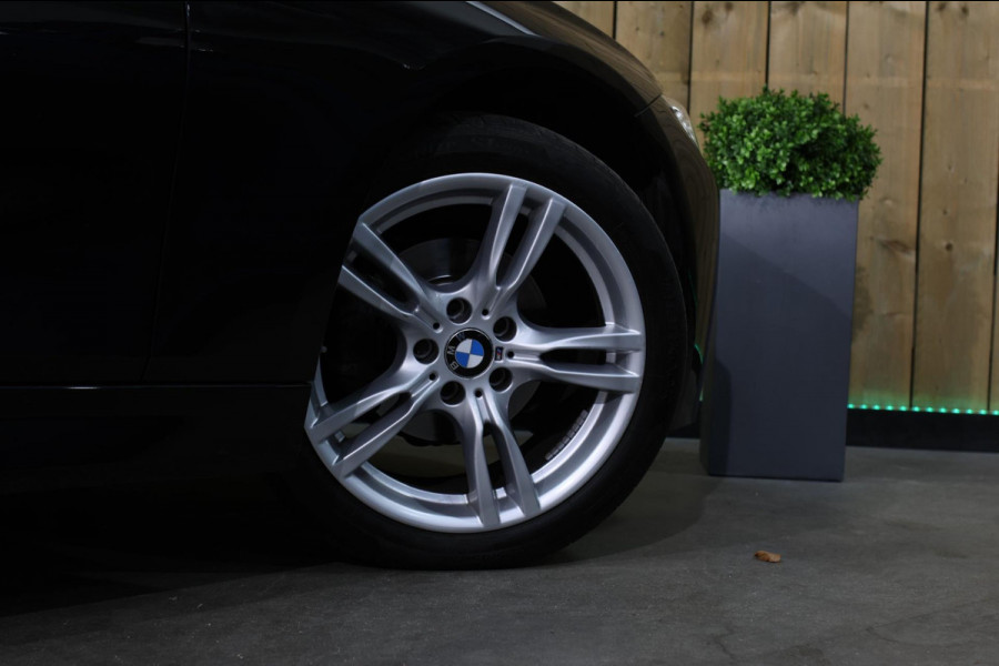 BMW 3 Serie Touring 318i M-Sport *Leder*Navi Pro*Stoelverwarming*