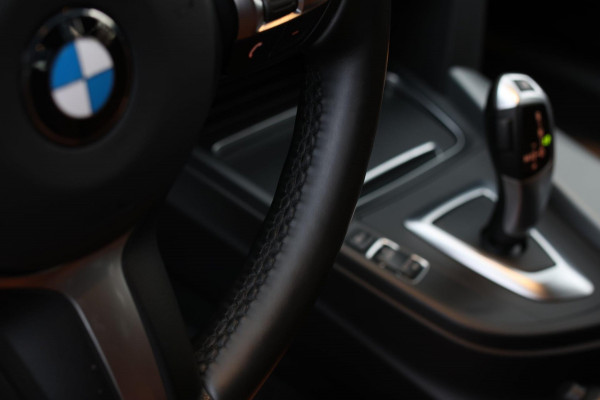 BMW 3 Serie Touring 318i M-Sport *Leder*Navi Pro*Stoelverwarming*