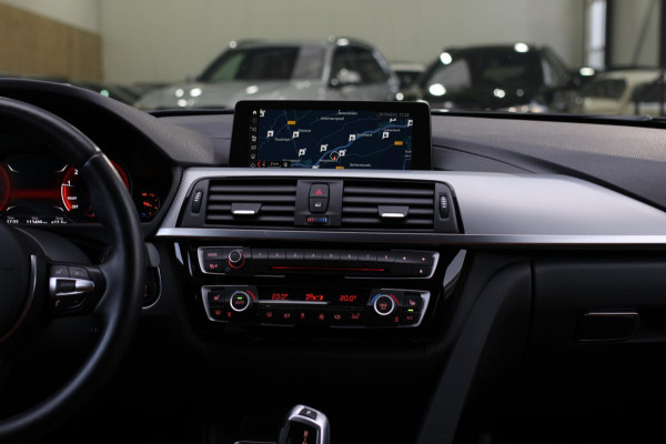 BMW 3 Serie Touring 318i M-Sport *Leder*Navi Pro*Stoelverwarming*
