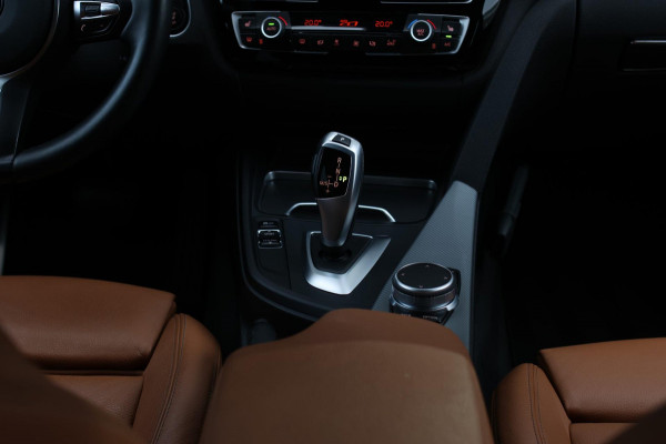 BMW 3 Serie Touring 318i M-Sport *Leder*Navi Pro*Stoelverwarming*