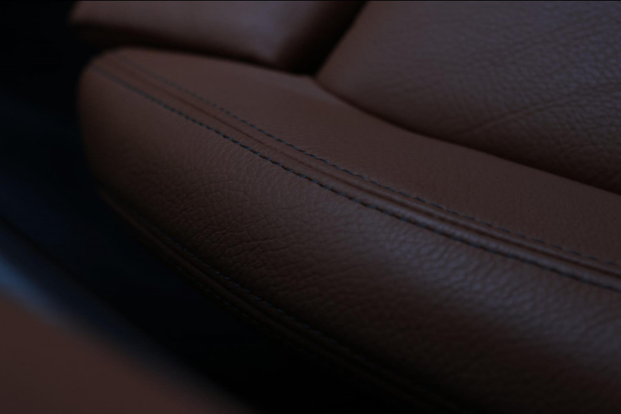 BMW 3 Serie Touring 318i M-Sport *Leder*Navi Pro*Stoelverwarming*