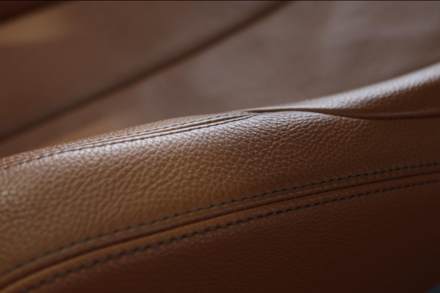 BMW 3 Serie Touring 318i M-Sport *Leder*Navi Pro*Stoelverwarming*