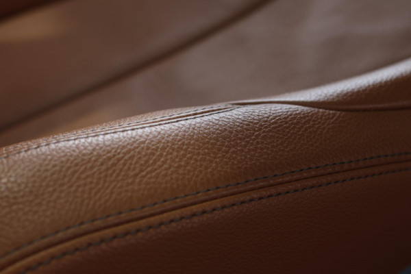 BMW 3 Serie Touring 318i M-Sport *Leder*Navi Pro*Stoelverwarming*