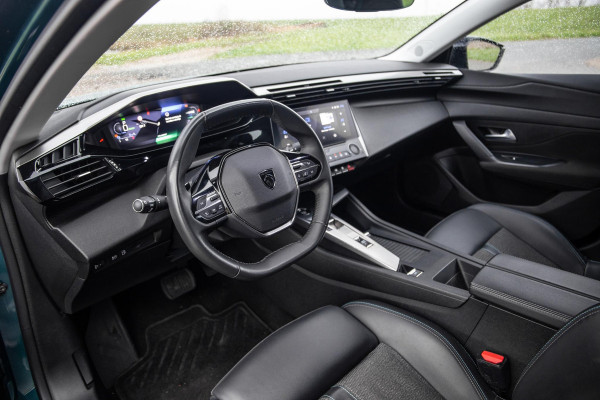 Peugeot 308 SW 1.6 HYbrid 180 Allure Pack Business AIRCO / CRUISE CONTROLE / CARPLAY / PLUG IN HYBRID / STOELVERWARMING