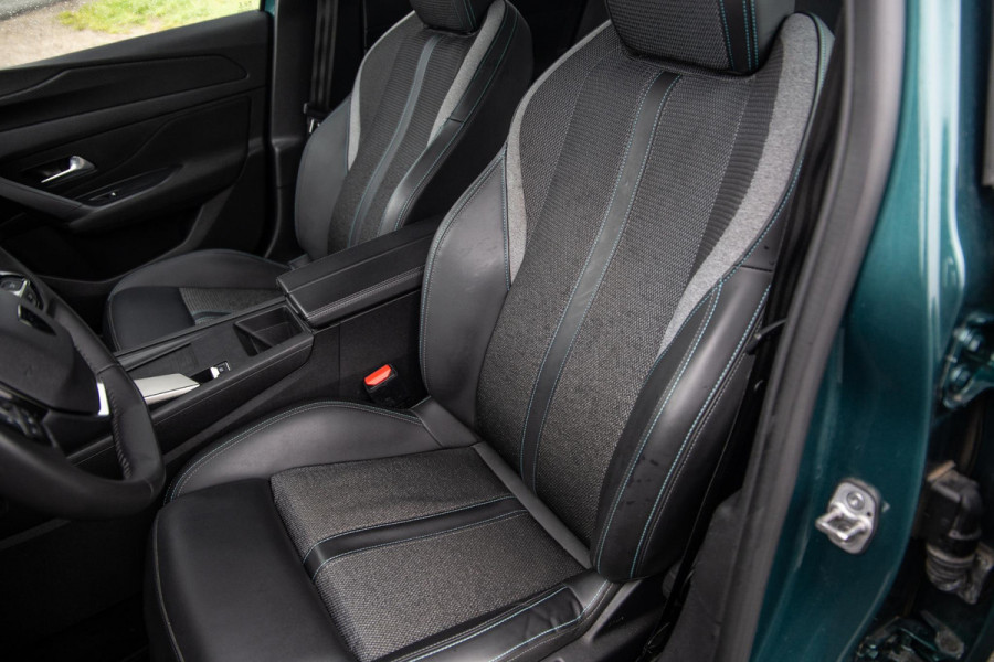 Peugeot 308 SW 1.6 HYbrid 180 Allure Pack Business AIRCO / CRUISE CONTROLE / CARPLAY / PLUG IN HYBRID / STOELVERWARMING