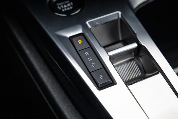 Peugeot 308 SW 1.6 HYbrid 180 Allure Pack Business AIRCO / CRUISE CONTROLE / CARPLAY / PLUG IN HYBRID / STOELVERWARMING