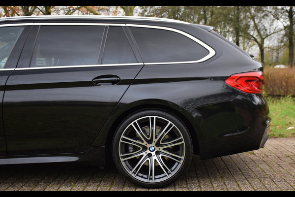 BMW 5 Serie Touring 520i*M-Pakket*Pano*Head-up*H&K*20"Inch*1e eig*Nl Auto*