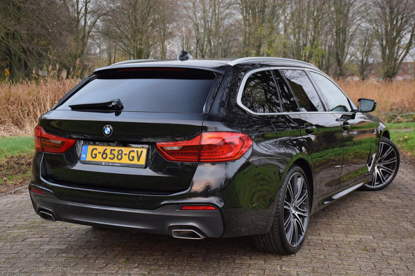 BMW 5 Serie Touring 520i*M-Pakket*Pano*Head-up*H&K*20"Inch*1e eig*Nl Auto*