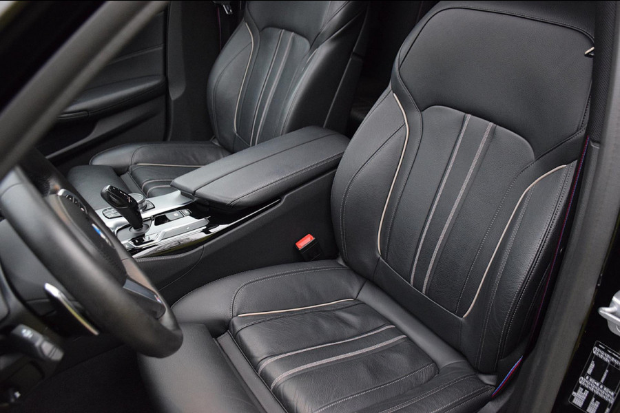 BMW 5 Serie Touring 520i*M-Pakket*Pano*Head-up*H&K*20"Inch*1e eig*Nl Auto*