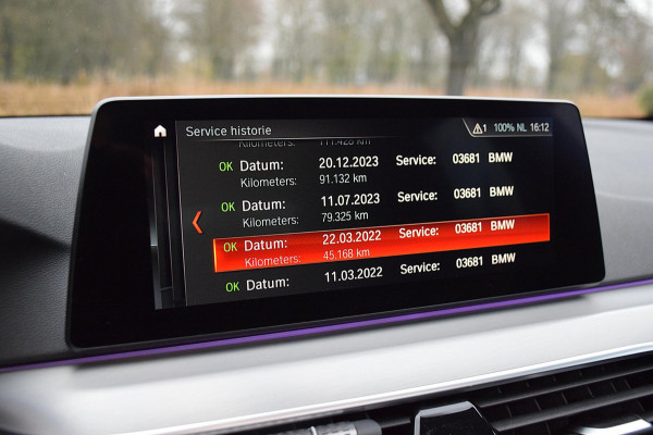 BMW 5 Serie Touring 520i*M-Pakket*Pano*Head-up*H&K*20"Inch*1e eig*Nl Auto*