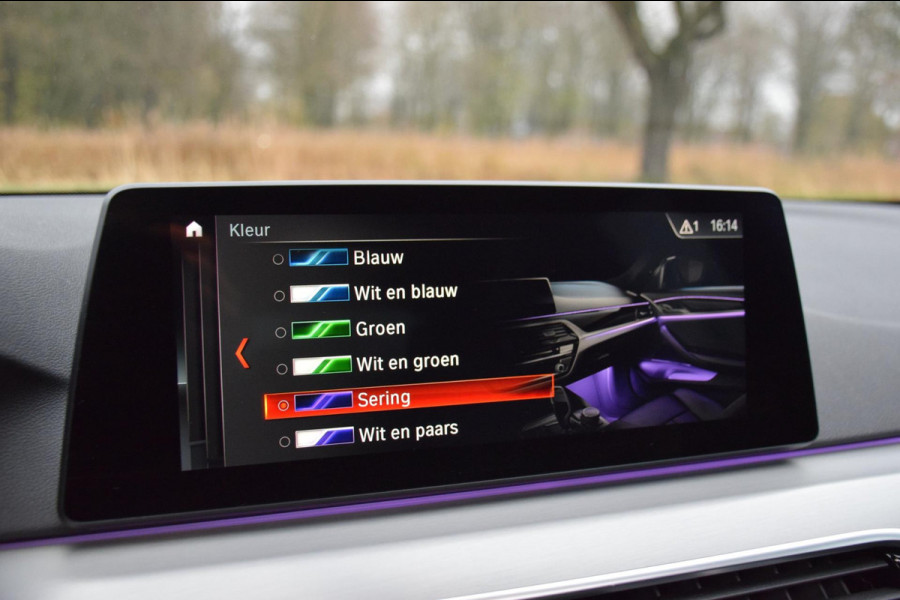 BMW 5 Serie Touring 520i*M-Pakket*Pano*Head-up*H&K*20"Inch*1e eig*Nl Auto*