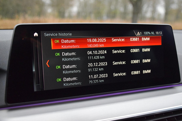 BMW 5 Serie Touring 520i*M-Pakket*Pano*Head-up*H&K*20"Inch*1e eig*Nl Auto*