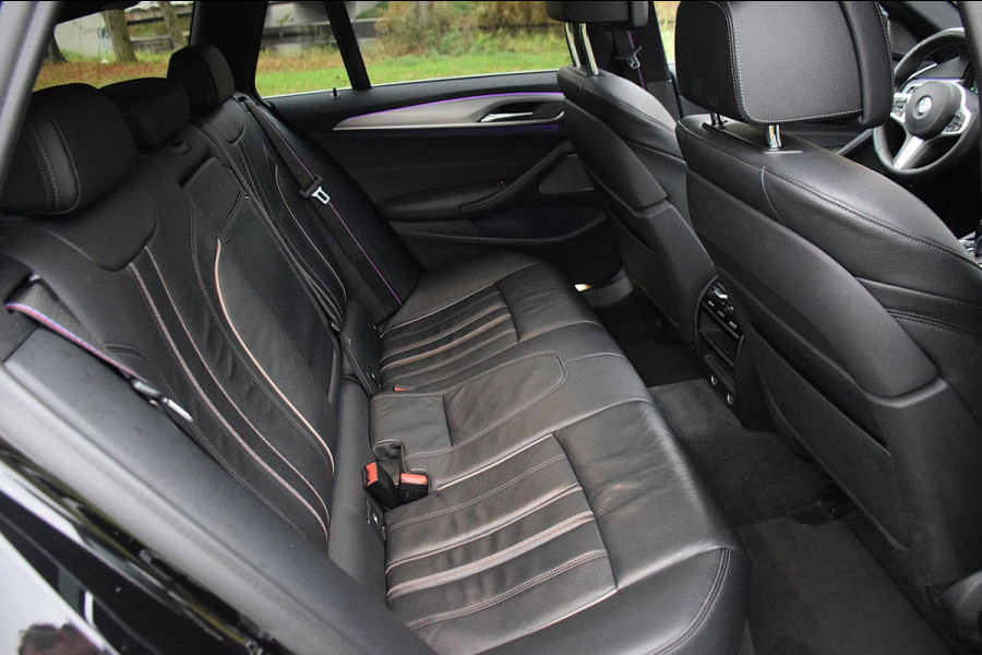 BMW 5 Serie Touring 520i*M-Pakket*Pano*Head-up*H&K*20"Inch*1e eig*Nl Auto*