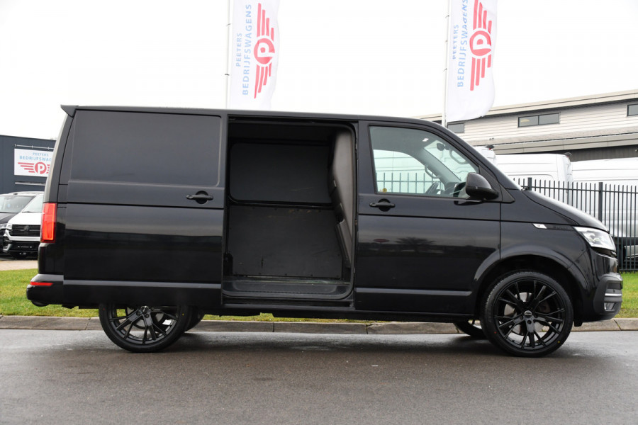 Volkswagen Transporter 2.0 TDI L1H1 Bulli Black Edition Virtual, Adaptieve Cruise, Carplay, LED, Stoelverwarming, 199pk, Automaat, Uniek!