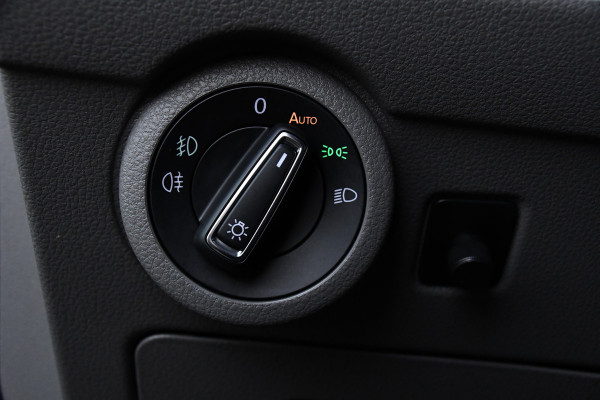 Volkswagen Transporter 2.0 TDI L1H1 Bulli Black Edition Virtual, Adaptieve Cruise, Carplay, LED, Stoelverwarming, 199pk, Automaat, Uniek!