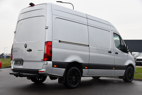 Mercedes-Benz Sprinter 319 V6 3.0 CDI L2H2 AMG Edition Adaptieve Cruise, 360 Camera, Carplay, 10,5'' Mbux, LED, Automaat, Standkachel, Stoelverwarming, Trekhaak, Uniek!