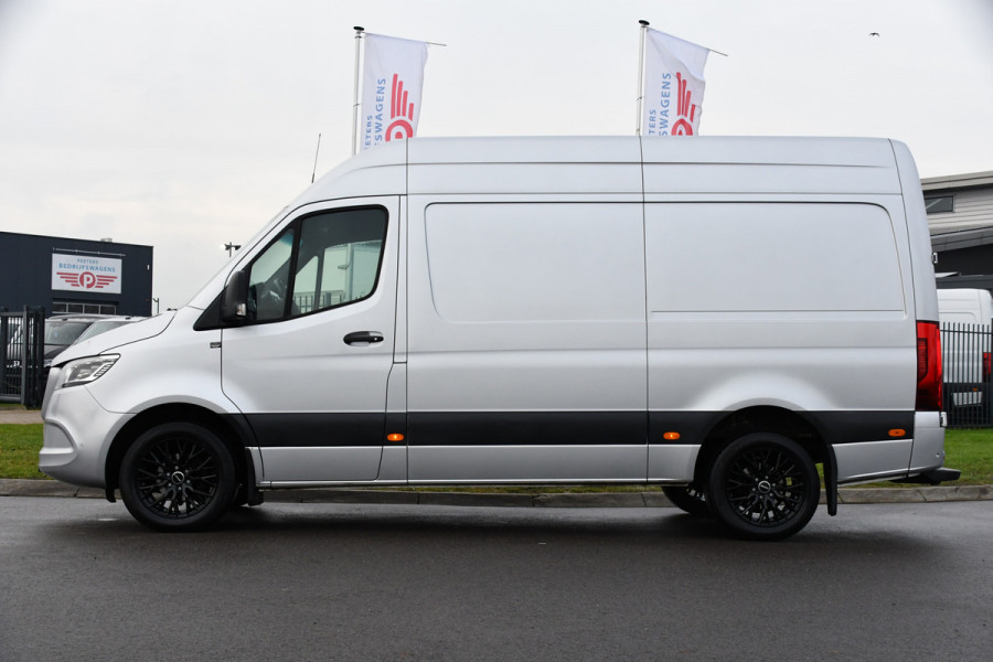 Mercedes-Benz Sprinter 319 V6 3.0 CDI L2H2 AMG Edition Adaptieve Cruise, 360 Camera, Carplay, 10,5'' Mbux, LED, Automaat, Standkachel, Stoelverwarming, Trekhaak, Uniek!