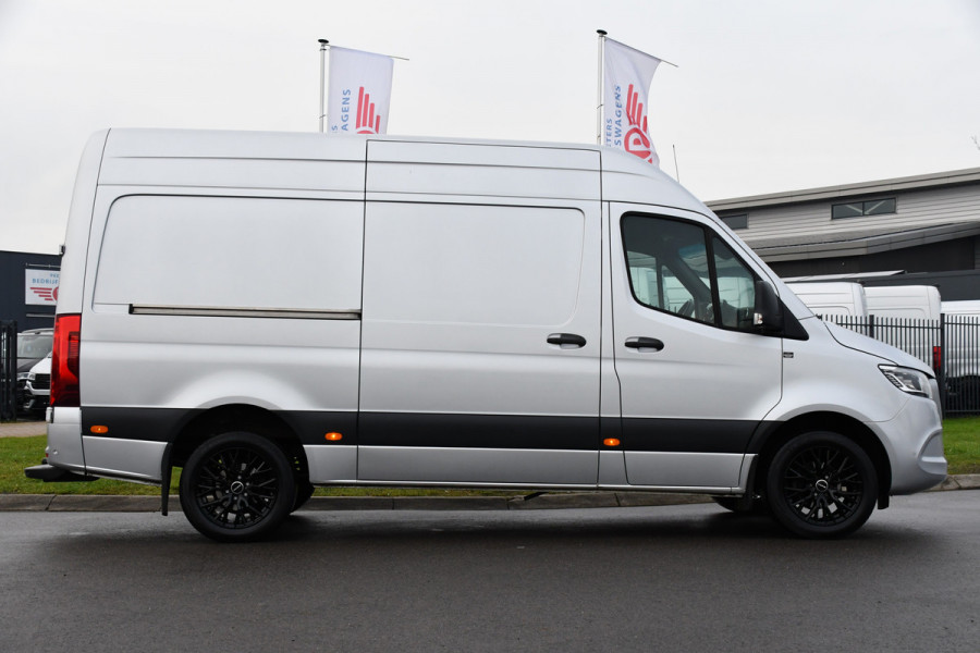 Mercedes-Benz Sprinter 319 V6 3.0 CDI L2H2 AMG Edition Adaptieve Cruise, 360 Camera, Carplay, 10,5'' Mbux, LED, Automaat, Standkachel, Stoelverwarming, Trekhaak, Uniek!