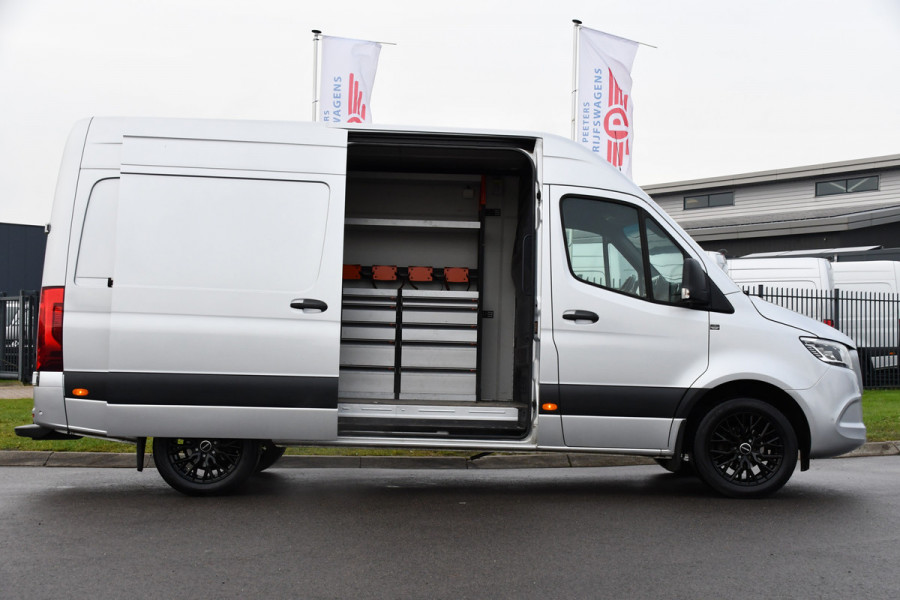Mercedes-Benz Sprinter 319 V6 3.0 CDI L2H2 AMG Edition Adaptieve Cruise, 360 Camera, Carplay, 10,5'' Mbux, LED, Automaat, Standkachel, Stoelverwarming, Trekhaak, Uniek!