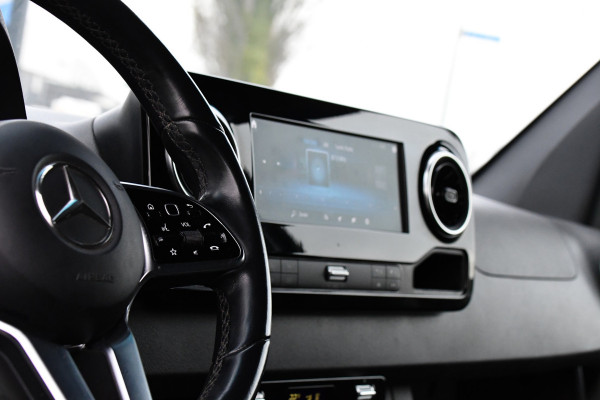 Mercedes-Benz Sprinter 319 V6 3.0 CDI L2H2 AMG Edition Adaptieve Cruise, 360 Camera, Carplay, 10,5'' Mbux, LED, Automaat, Standkachel, Stoelverwarming, Trekhaak, Uniek!