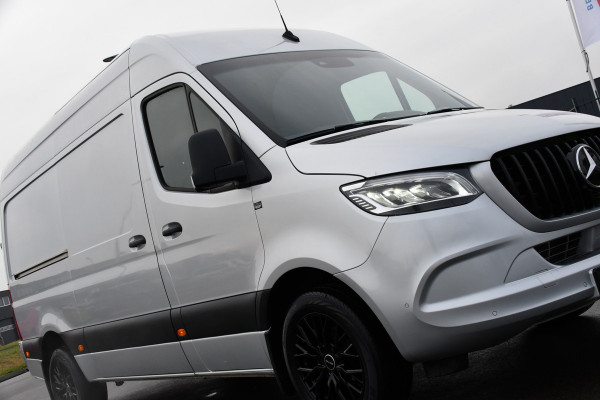 Mercedes-Benz Sprinter 319 V6 3.0 CDI L2H2 AMG Edition Adaptieve Cruise, 360 Camera, Carplay, 10,5'' Mbux, LED, Automaat, Standkachel, Stoelverwarming, Trekhaak, Uniek!