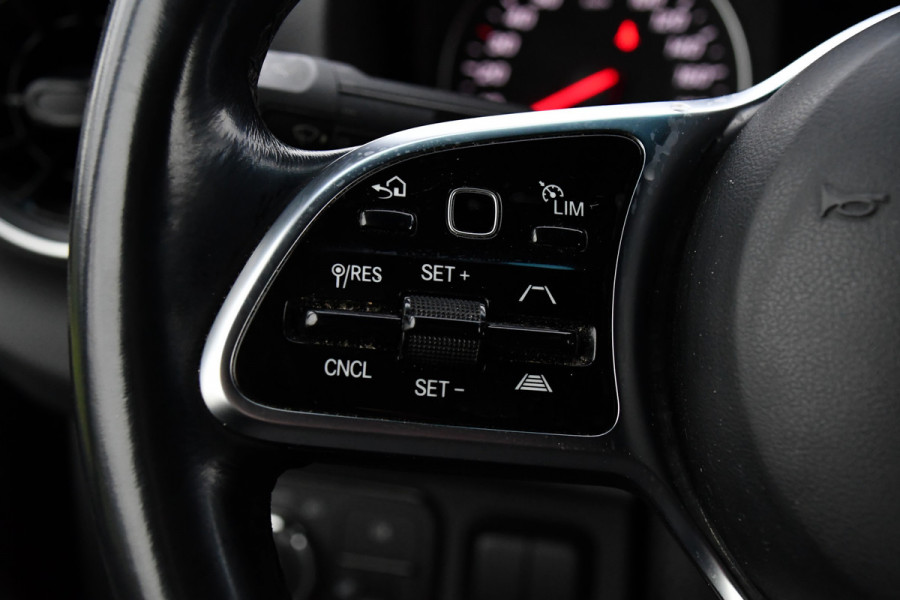 Mercedes-Benz Sprinter 319 V6 3.0 CDI L2H2 AMG Edition Adaptieve Cruise, 360 Camera, Carplay, 10,5'' Mbux, LED, Automaat, Standkachel, Stoelverwarming, Trekhaak, Uniek!