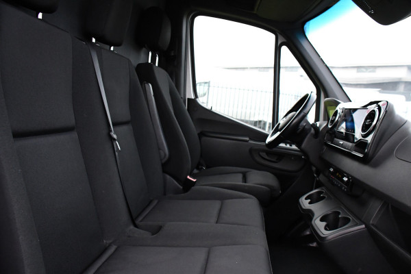Mercedes-Benz Sprinter 319 V6 3.0 CDI L2H2 AMG Edition Adaptieve Cruise, 360 Camera, Carplay, 10,5'' Mbux, LED, Automaat, Standkachel, Stoelverwarming, Trekhaak, Uniek!