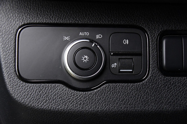 Mercedes-Benz Sprinter 319 V6 3.0 CDI L2H2 AMG Edition Adaptieve Cruise, 360 Camera, Carplay, 10,5'' Mbux, LED, Automaat, Standkachel, Stoelverwarming, Trekhaak, Uniek!