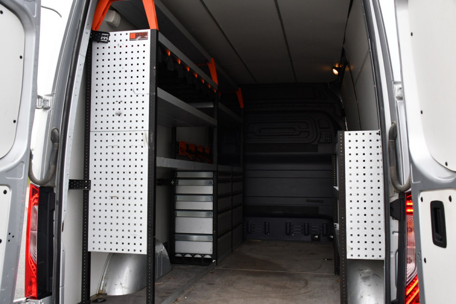 Mercedes-Benz Sprinter 319 V6 3.0 CDI L2H2 AMG Edition Adaptieve Cruise, 360 Camera, Carplay, 10,5'' Mbux, LED, Automaat, Standkachel, Stoelverwarming, Trekhaak, Uniek!
