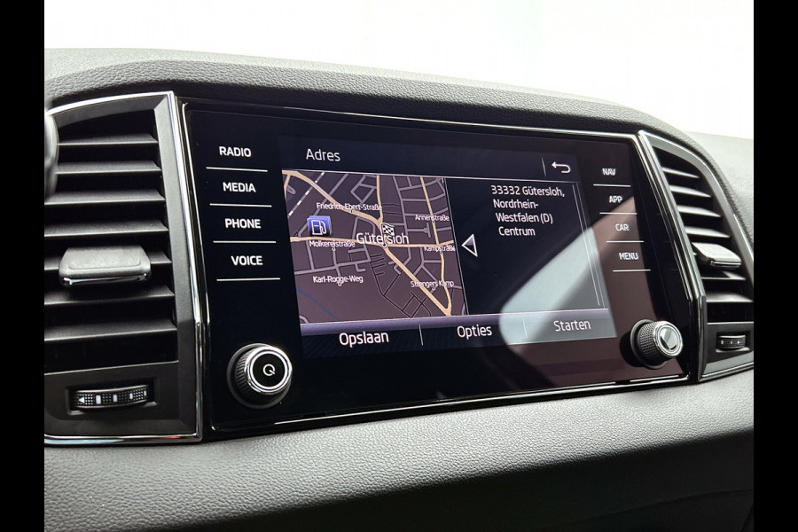 Škoda Karoq 1.5 TSI ACT Sportline Business Automaat (NAVIGATIE, STOELVERWARMING, PARKEERSENSOREN, GOED ONDERHOUDEN)