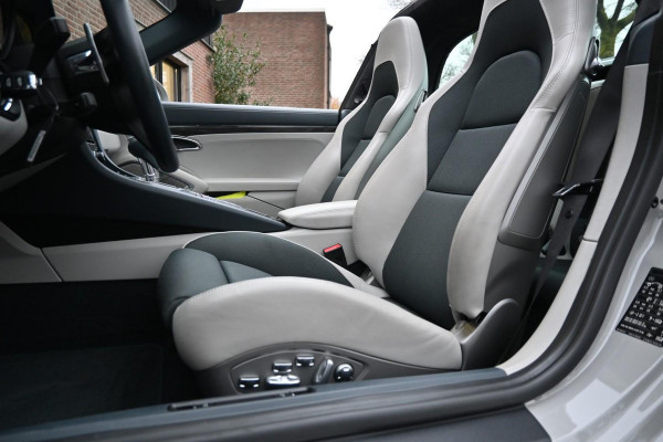 Porsche 911 3.0 Targa 4 GTS PDK Krijt SportChrono BOSE PDLS CAM '19