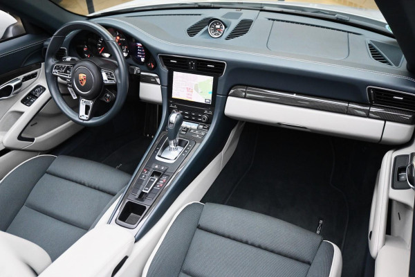 Porsche 911 3.0 Targa 4 GTS PDK Krijt SportChrono BOSE PDLS CAM '19
