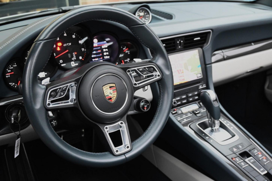 Porsche 911 3.0 Targa 4 GTS PDK Krijt SportChrono BOSE PDLS CAM '19