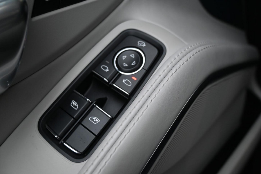 Porsche 911 3.0 Targa 4 GTS PDK Krijt SportChrono BOSE PDLS CAM '19