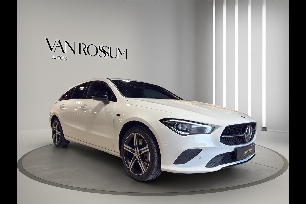 Mercedes-Benz CLA-Klasse Shooting Brake 250 e Luxury Line Automaat | Comfortstoelen | Sfeerverl | 17"Velg | Camera | Volledig digitaal |