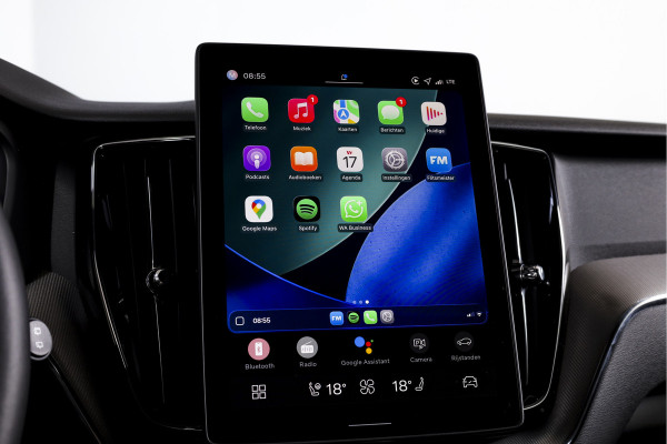 Volvo XC60 2.0 T8 Plug-in hybrid AWD Plus Black Edition - Facelift | S/K Panodak | Dig.Cockpit | Adapt.Cruise | Stoel-+Stuurverw. | 360 Camera | NAV+App.Connect | Auto.Airco | Harmon Kardon | LM 21" | 2496