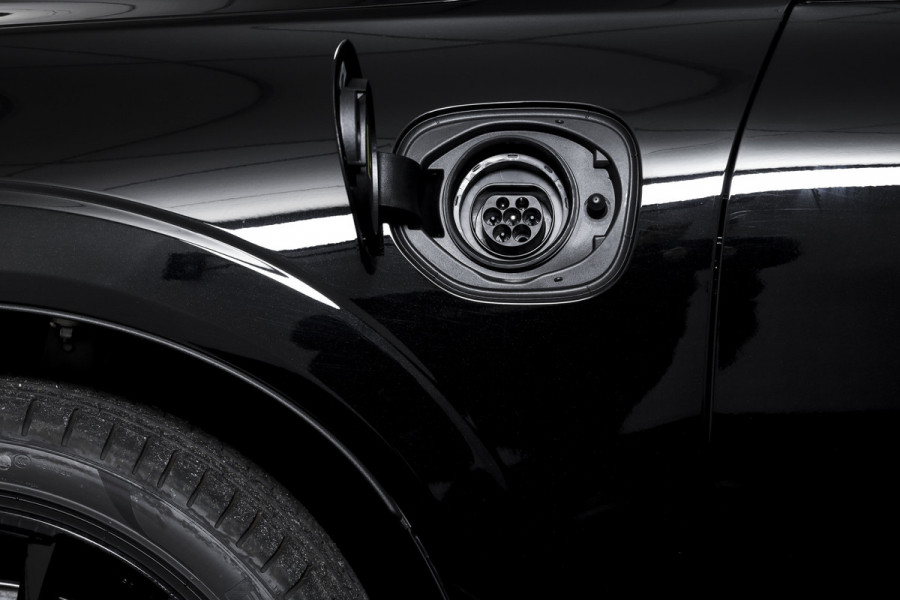 Volvo XC60 2.0 T8 Plug-in hybrid AWD Plus Black Edition - Facelift | S/K Panodak | Dig.Cockpit | Adapt.Cruise | Stoel-+Stuurverw. | 360 Camera | NAV+App.Connect | Auto.Airco | Harmon Kardon | LM 21" | 2496