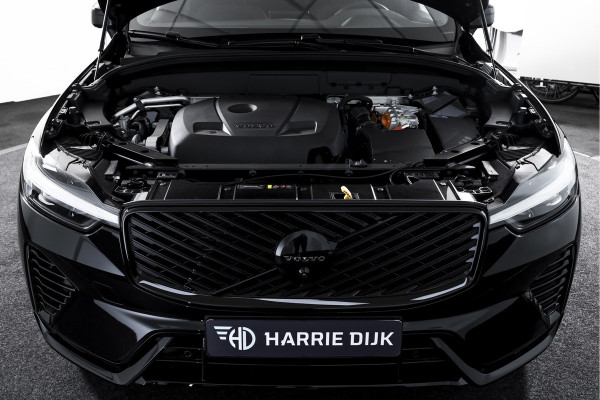 Volvo XC60 2.0 T8 Plug-in hybrid AWD Plus Black Edition - Facelift | S/K Panodak | Dig.Cockpit | Adapt.Cruise | Stoel-+Stuurverw. | 360 Camera | NAV+App.Connect | Auto.Airco | Harmon Kardon | LM 21" | 2496