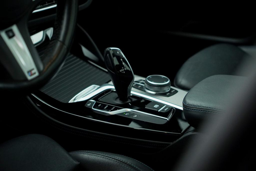 BMW X4 xDrive30i High Executive M-Sport / Pano / Harman Kardon / Trekhaak