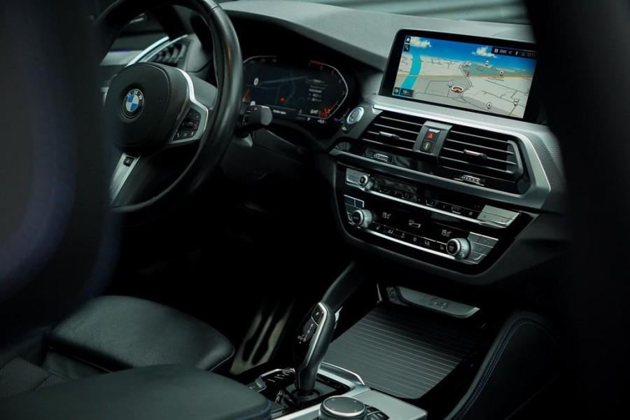 BMW X4 xDrive30i High Executive M-Sport / Pano / Harman Kardon / Trekhaak